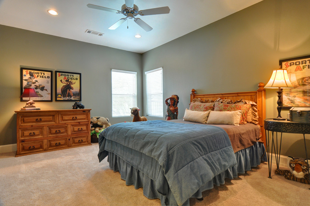 Inspiration for a transitional home design remodel in Dallas