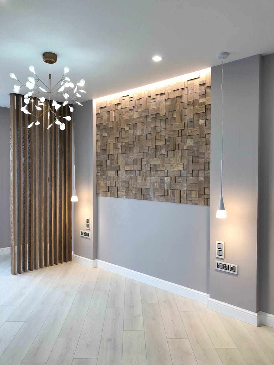 Отделка стены 3д декором и деревянными панелями