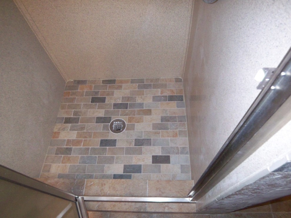 Inspiration for a transitional bathroom remodel in Chicago