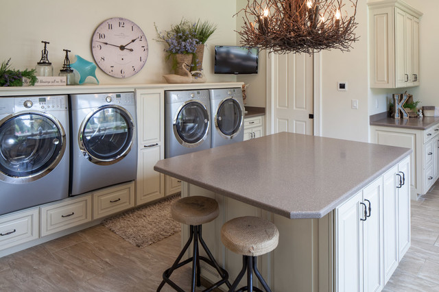 Laundry coastal-utility-room
