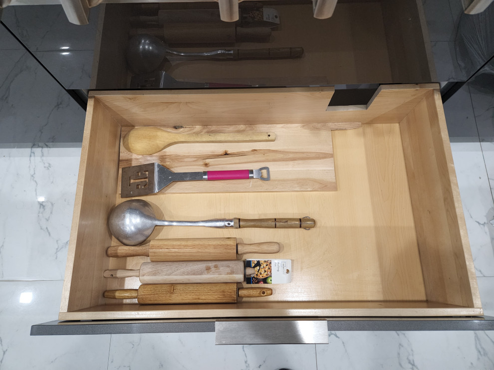 Kitchen - modern kitchen idea