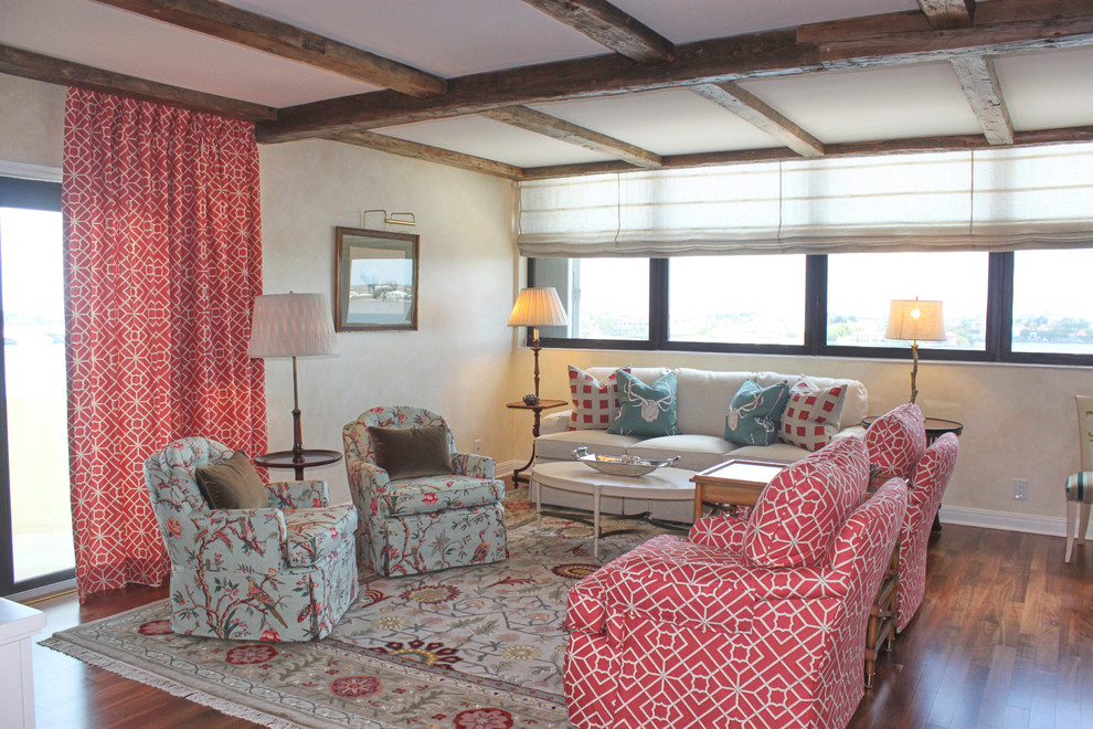 Example of a mountain style home design design in Chicago