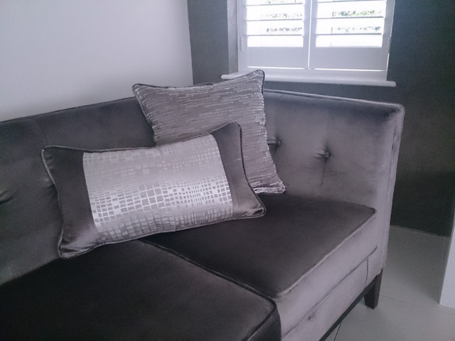 Bespoke Upholstery contemporary-vardagsrum