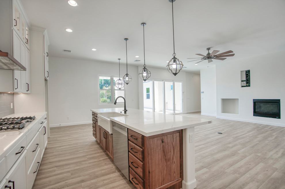 Example of a transitional kitchen design in Phoenix
