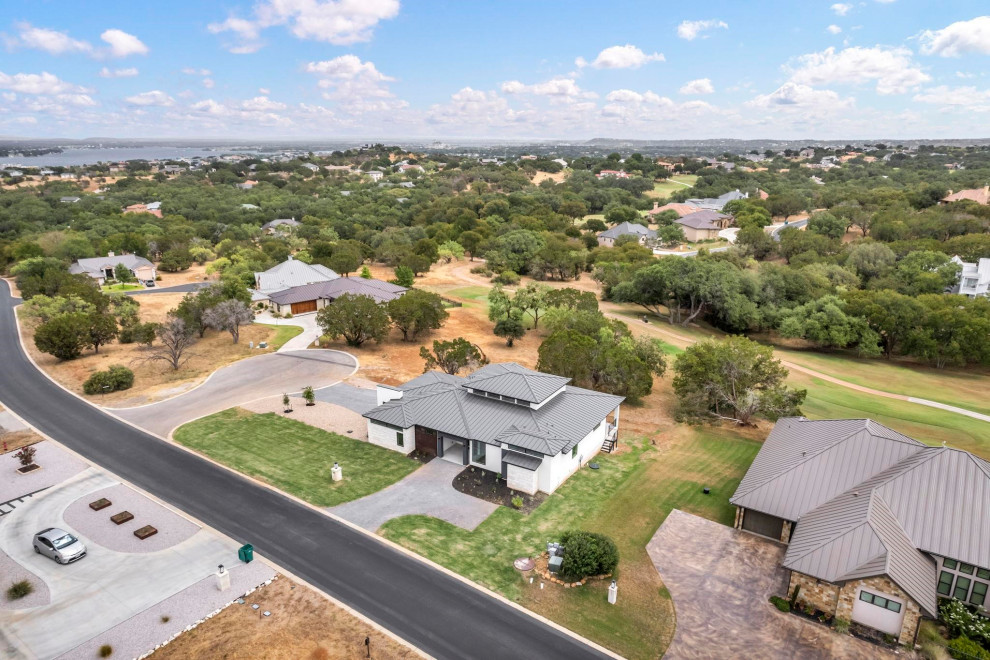 Hill Country Golf Course Contemporary