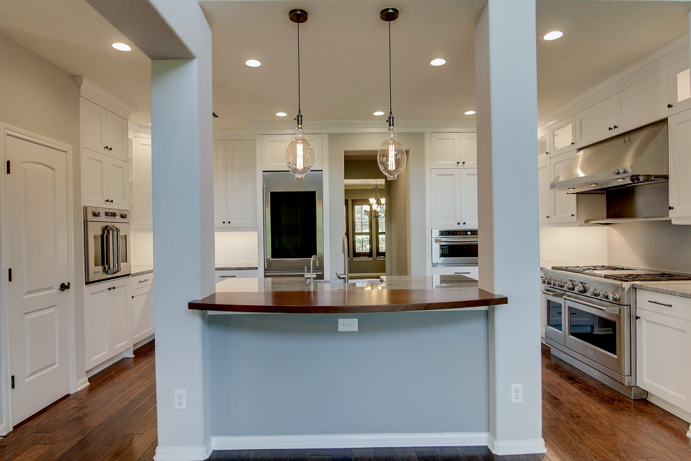 Example of a transitional kitchen design in Austin