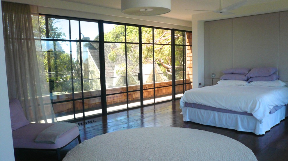 Inspiration for a contemporary bedroom in Melbourne.