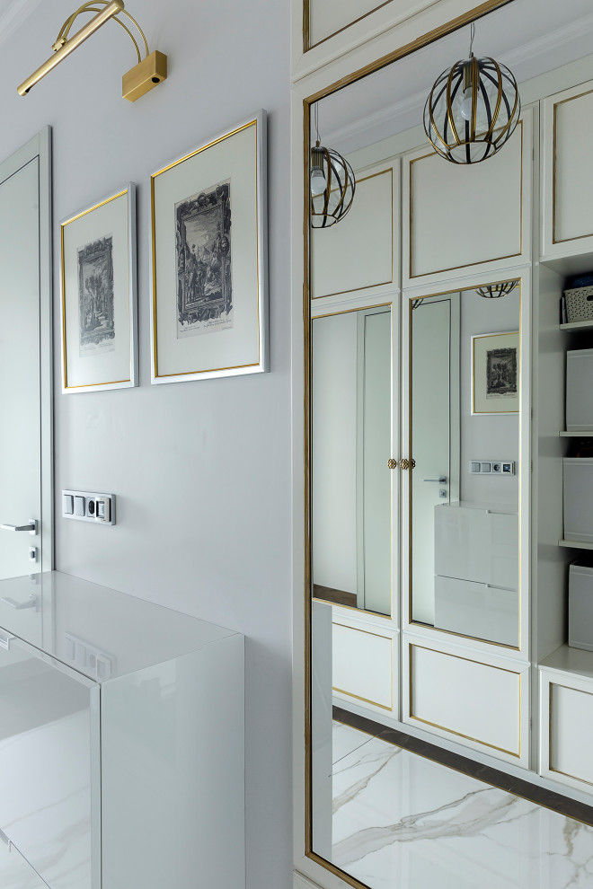 Прихожая неоклассика на Живописной.