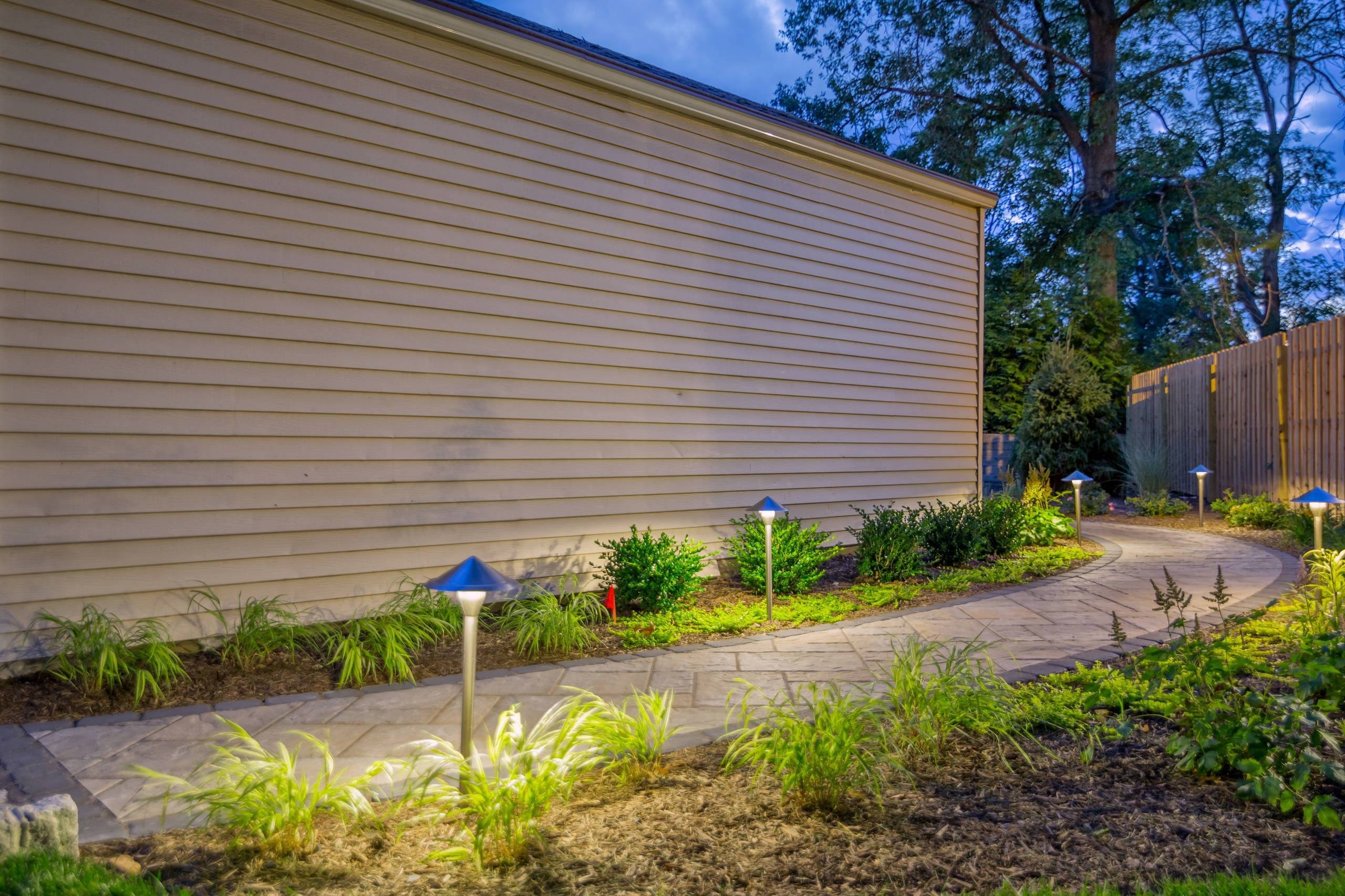 Backy patio and lighting