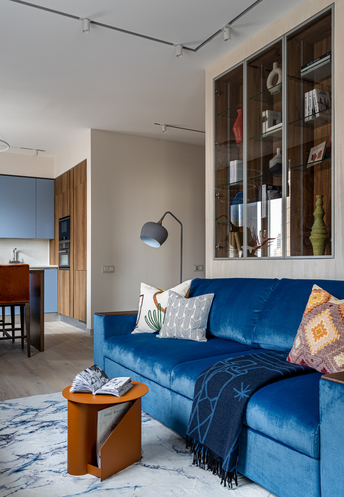 Современный интерьер в ярких цветах