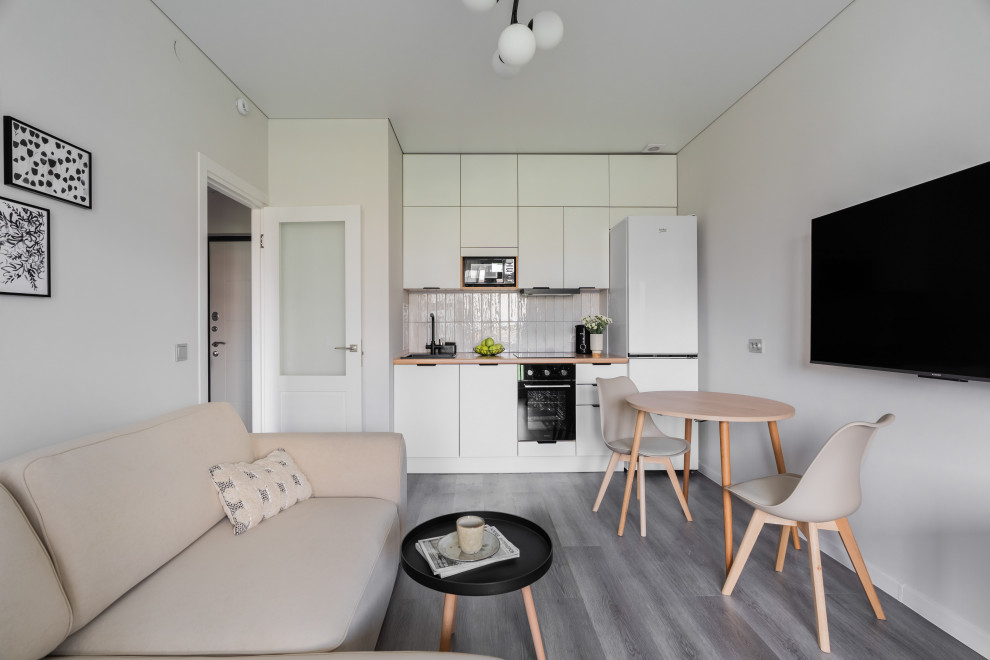 Парадный ансамбль, 2евро, 32м2