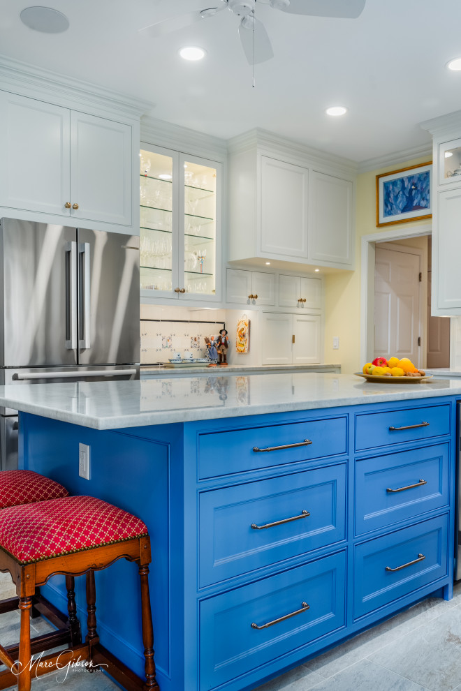 Beautiful Kitchen with Beautiful Backdrop