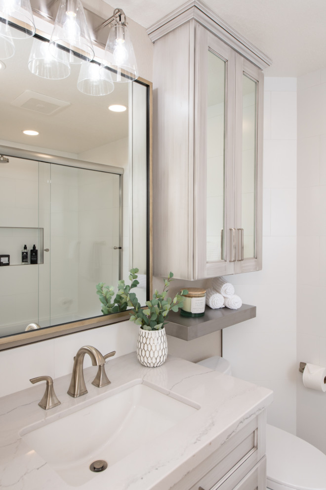 Inspiration for a transitional home design remodel in Orange County