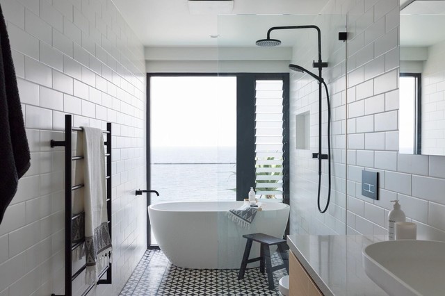 Cliff Top project contemporary-badrum