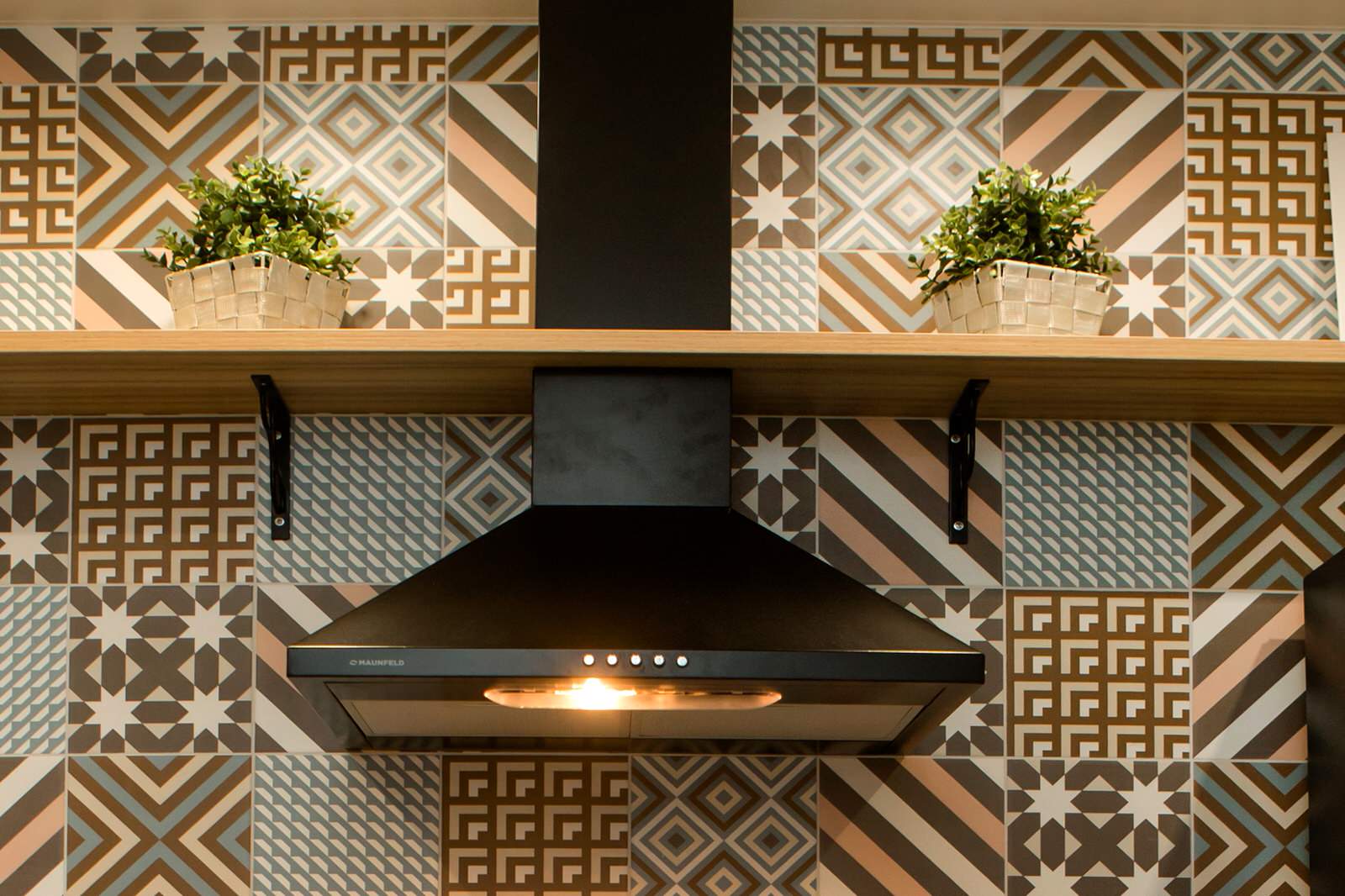 Кухня без верхних шкафов