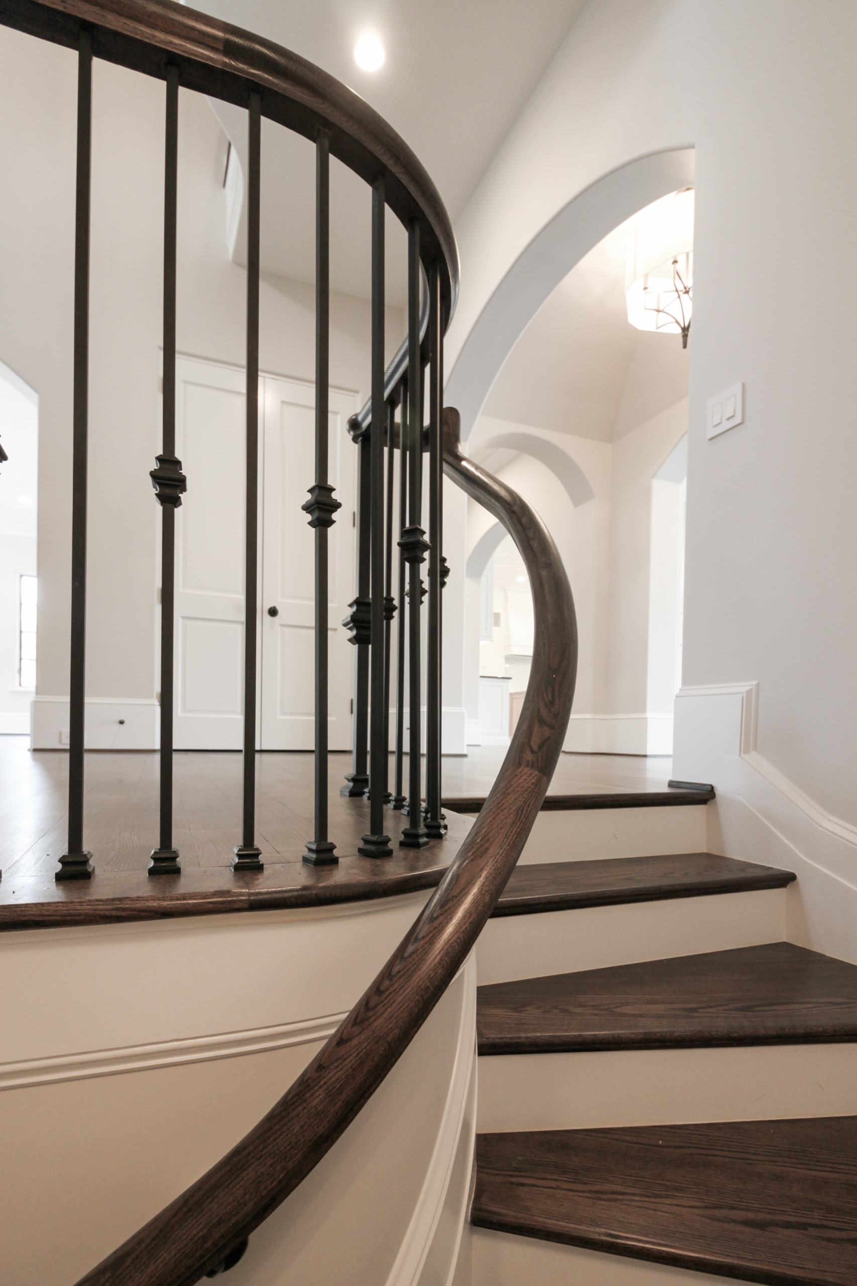 86_ Gorgeous Floating Curved Staircase, McLean VA 22066