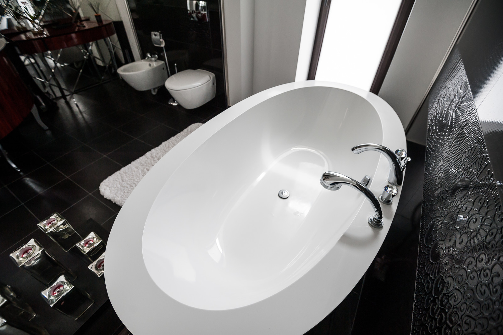 Дом с лошадиным бюстом