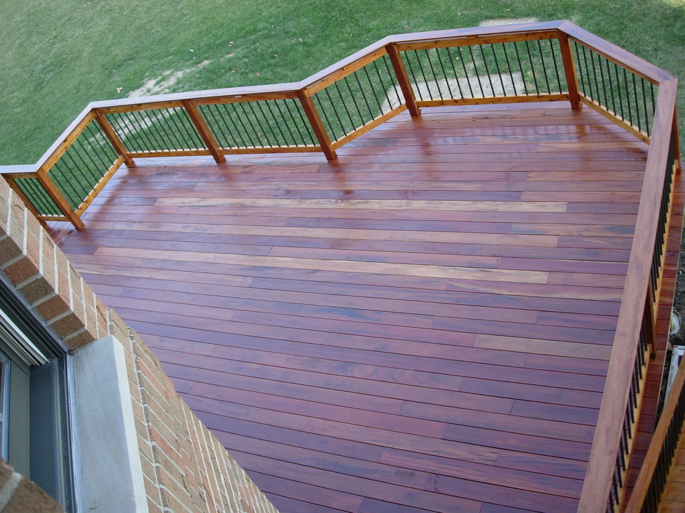 Mountain style deck photo in Tampa