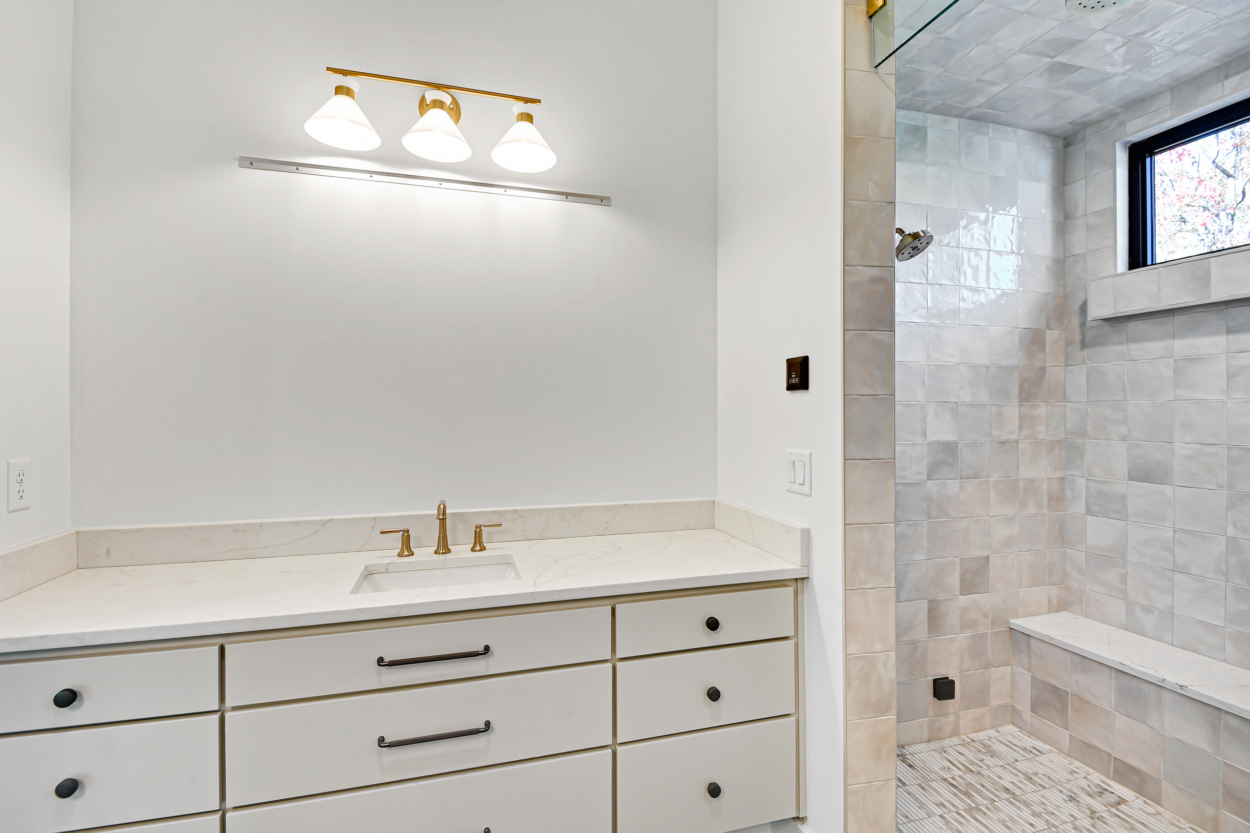148th and Switzer, Custom Build