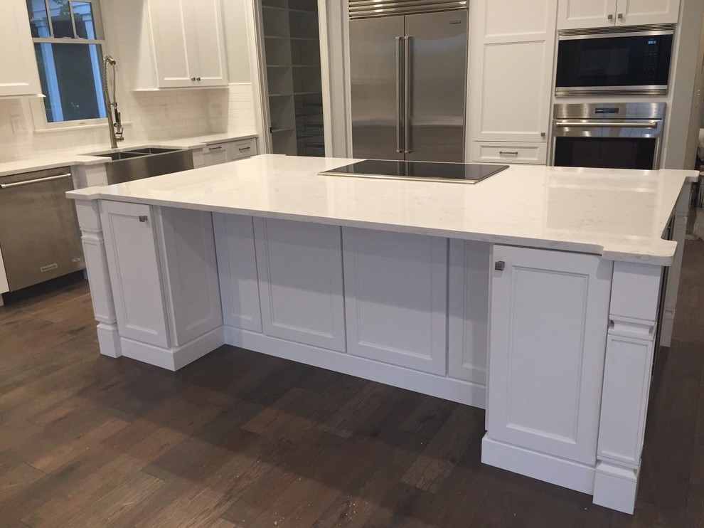 Inspiration for a transitional kitchen remodel in Orlando