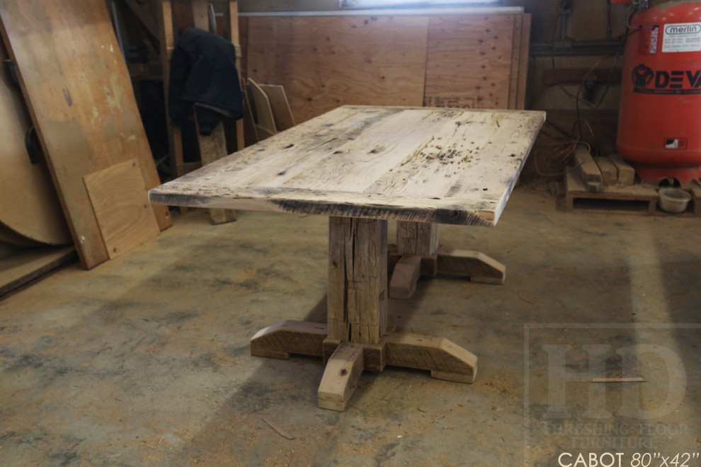 Home design - rustic home design idea in Toronto