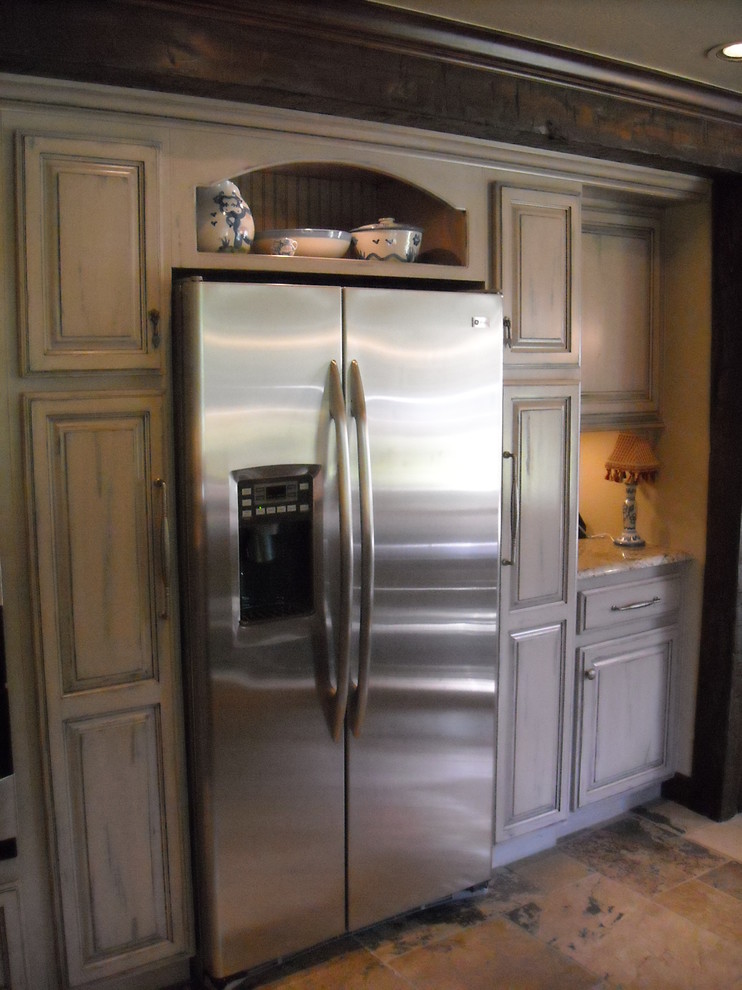 Transitional kitchen photo in Oklahoma City