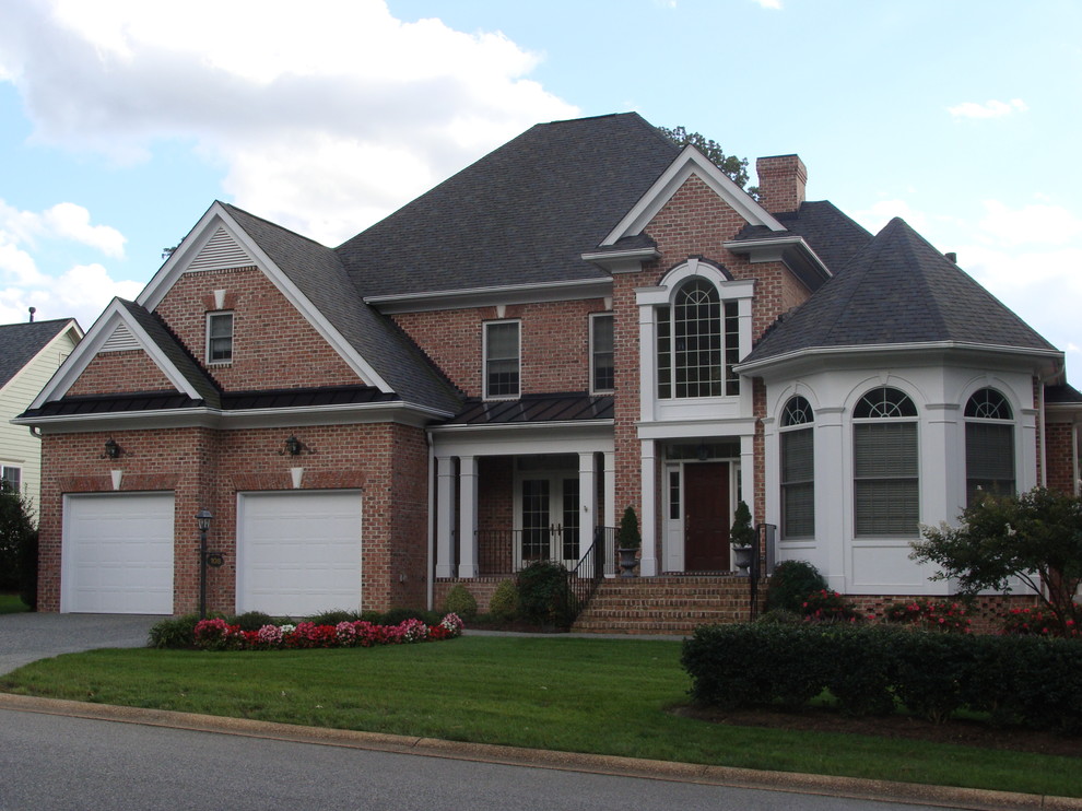 Design ideas for a transitional exterior in Richmond.