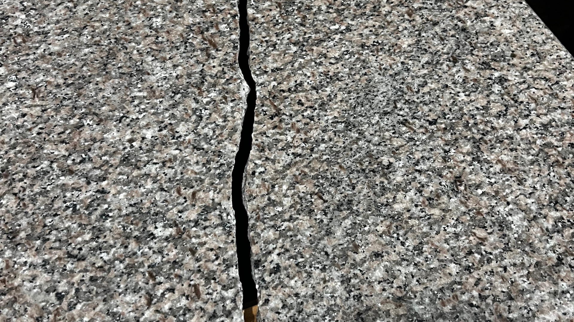 How to Repair a Crack in Granites?