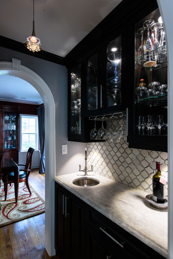 Example of a transitional kitchen design in Chicago