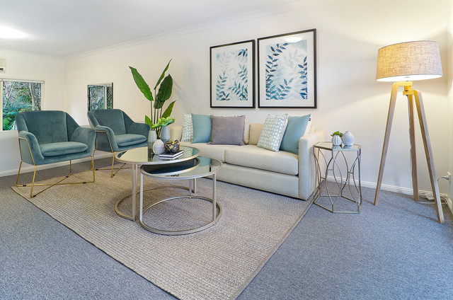 Townhouse Chic contemporary-vardagsrum