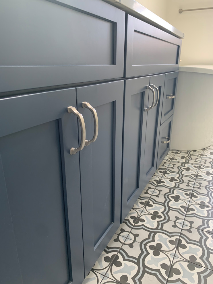 Example of a transitional bathroom design in Cleveland
