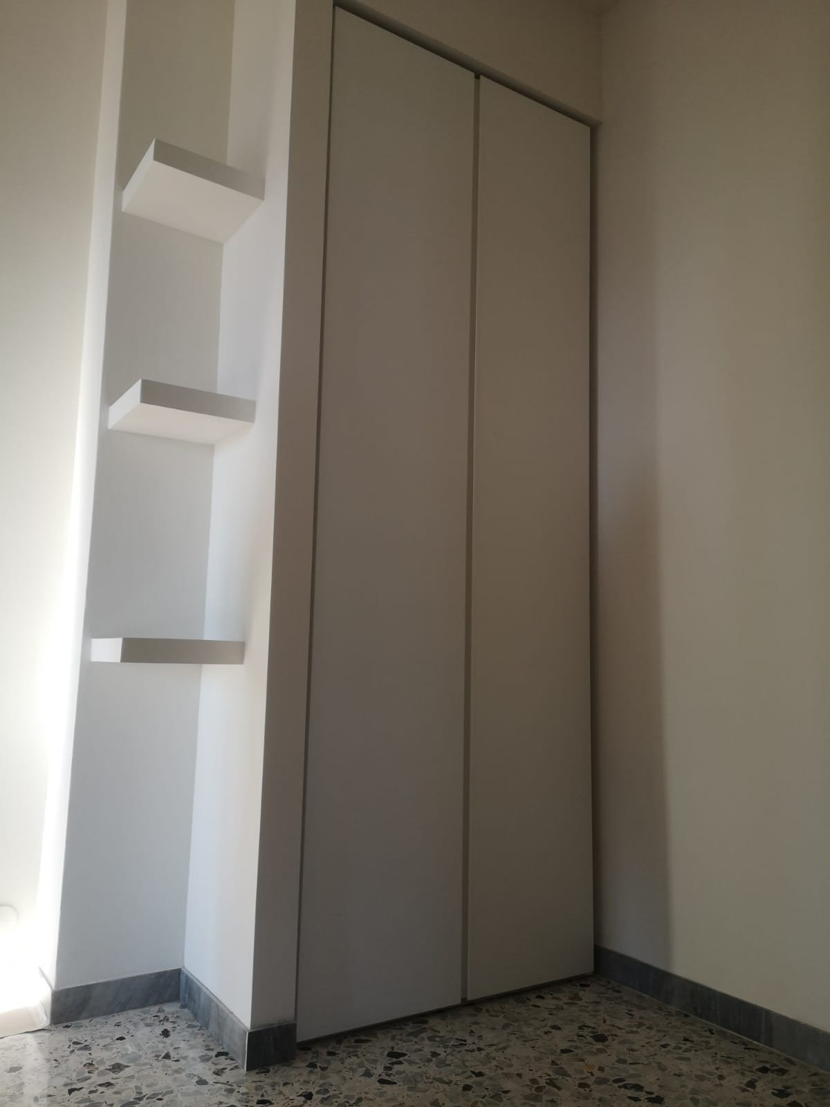 Armadio Bianco in Nicchia