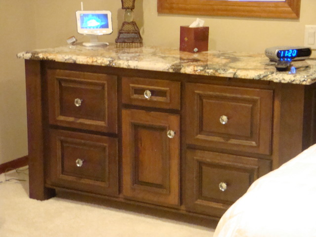 Kitchens traditional-bathroom