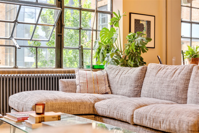 Flat Conversion & Renovation modern-vardagsrum