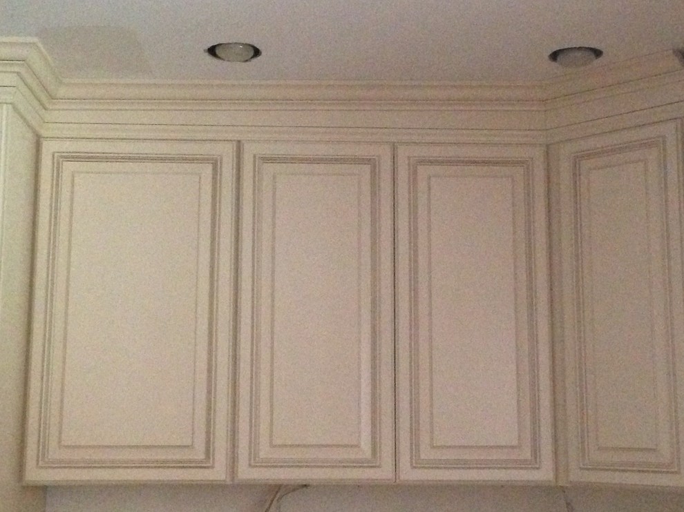 Kitchen And Uneven Crown Molding