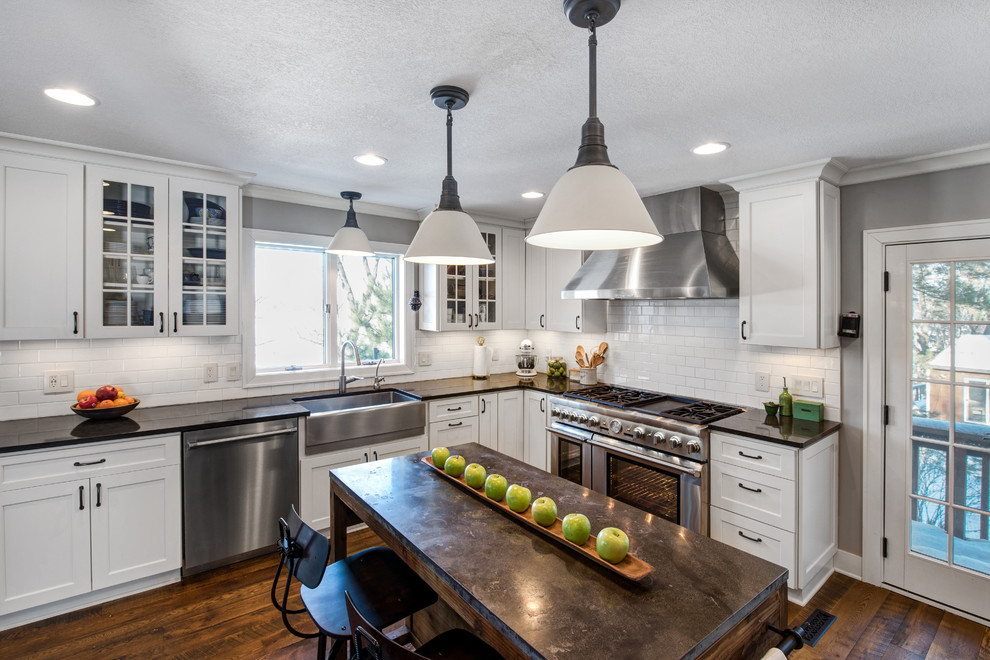 Inspiration for a transitional kitchen remodel in Minneapolis