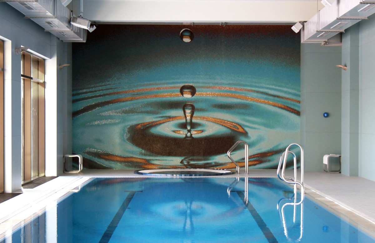 Бассейн с каплей