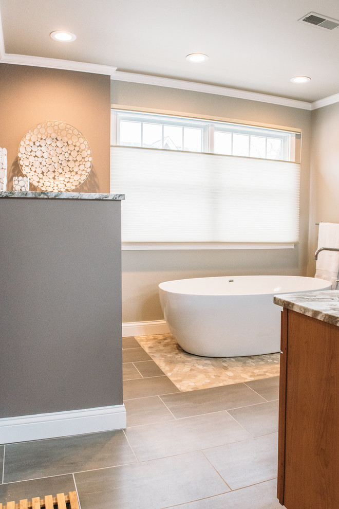 Inspiration for a transitional bathroom remodel in Detroit
