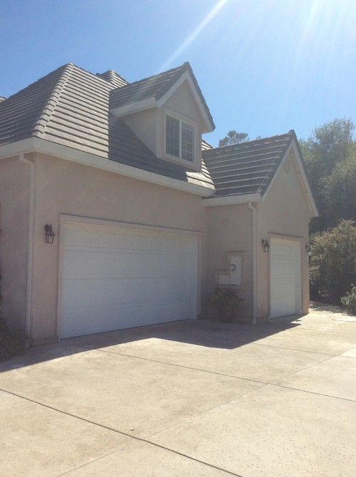 Need To Paint Should We Keep Same Color Or Try Something New It S Time To Paint Our 14 Year Old House Should We The Same Color Or Try Something New And Garage Doors Be Of