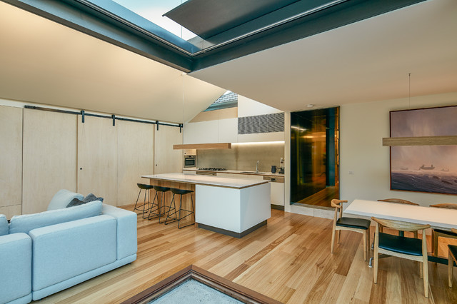 Courtyard House Brighton contemporary-vardagsrum