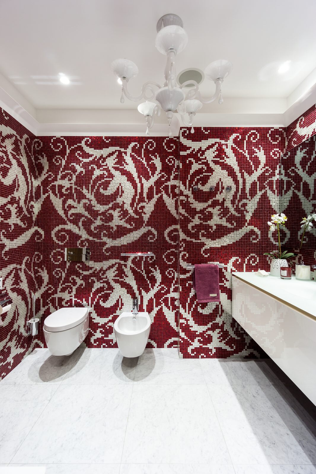 Художественная сборка панно из мозаики