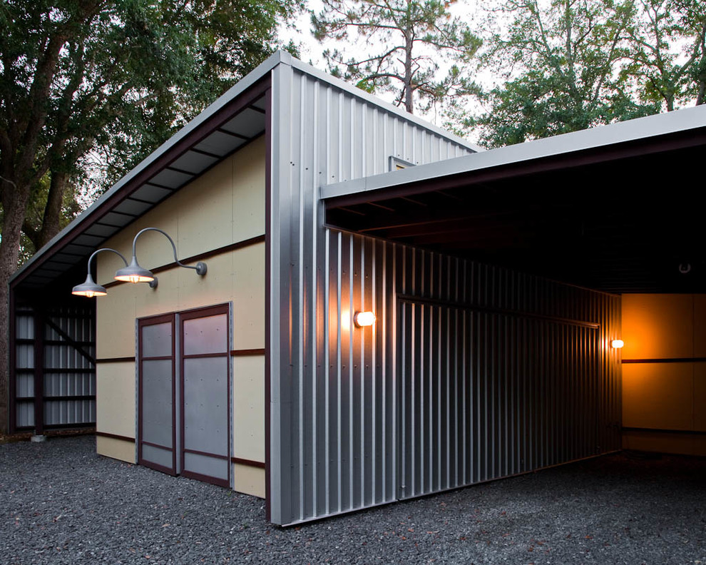 This is an example of a mid-sized contemporary detached workshop in Jacksonville.