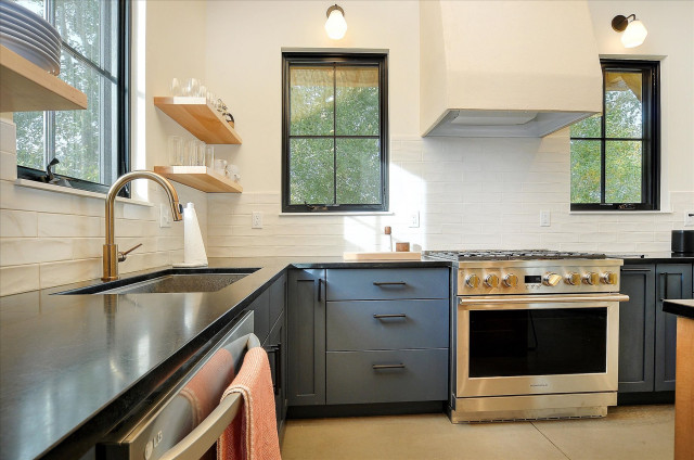 Two Rivers Custom Home modern-kueche