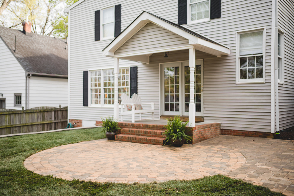 Mid-sized transitional backyard full sun garden in Richmond with a garden path and brick pavers for fall.