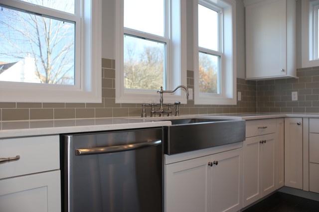 Gray Tile Kitchen nyklassisk-koek