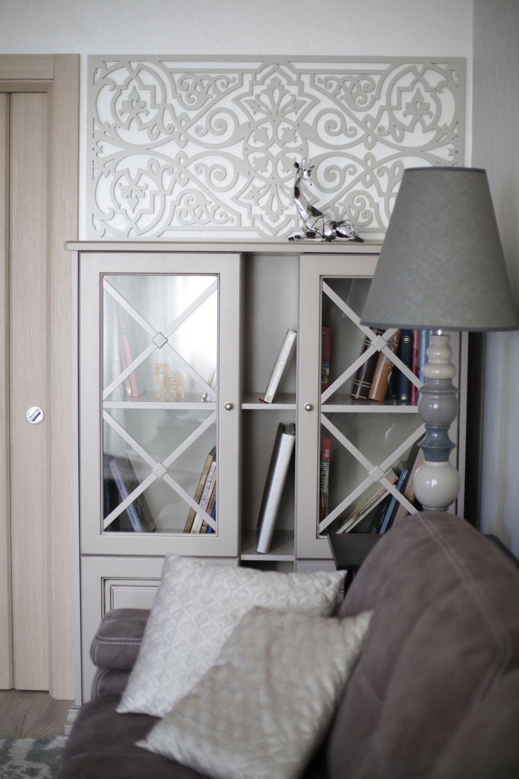 Пудровые оттенки и элегантная геометрия.