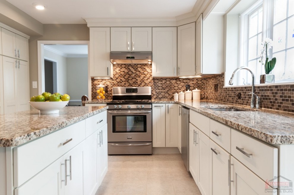 Kitchen - transitional kitchen idea in DC Metro