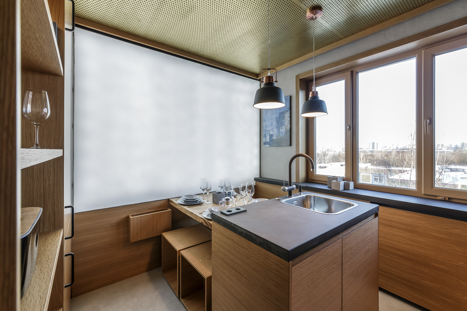 ДУБ, БЕТОН И СЛАНЕЦ