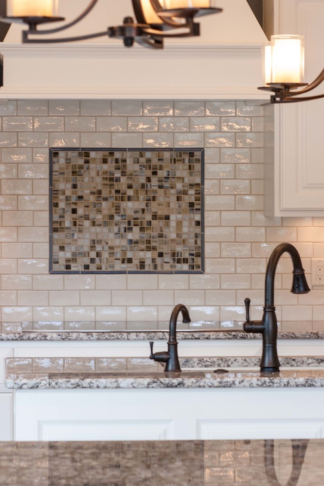 Inspiration for a transitional kitchen remodel in Milwaukee