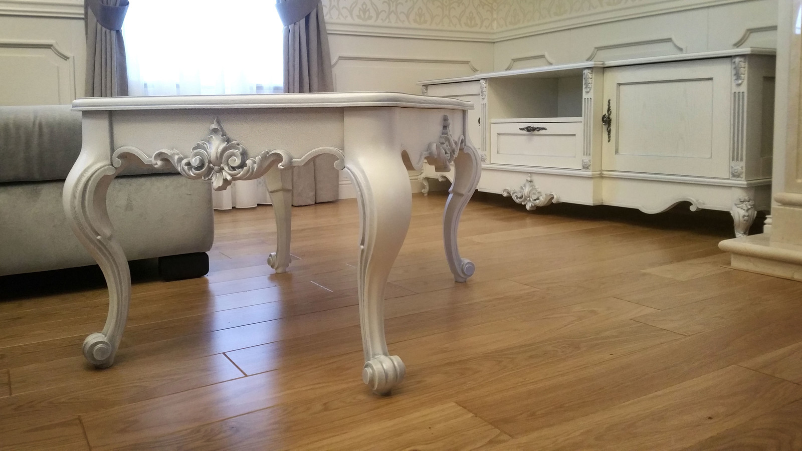 Мебель из массива в Гостиную